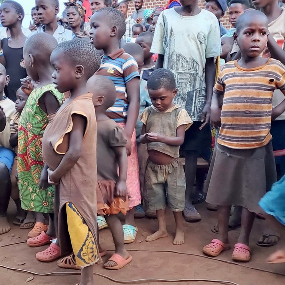 🙏 Meet your Posher, Coast2Coast Missions🌍 - Picture 10 of 14